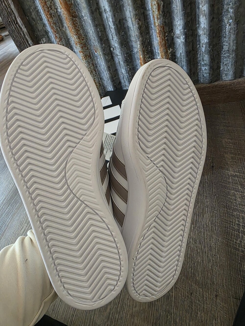 Adidas Grand Court 2.0 Cloudfoam White/Cyber Metallic Size 9 Womens - Picture 6 of 8